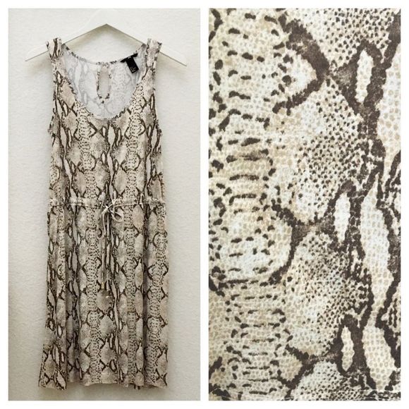 COPY - H&M Python Print Jersey Viscose Drawstring Dress - Picture 1 of 6